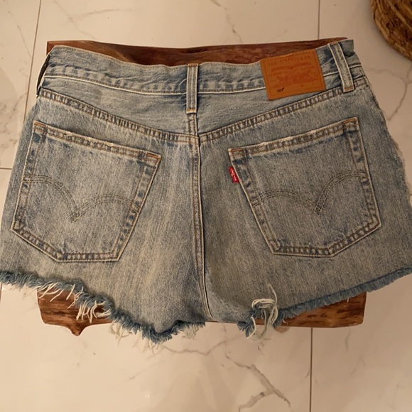 Levi’s cut off shorts - Picture 2 of 2